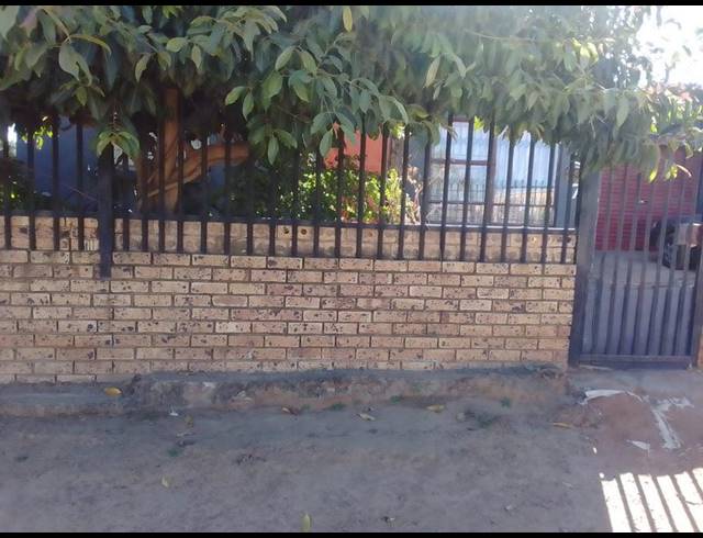 2 BEDROOM HOUSE FOR SALE IN SOSHANGUVE SOUTH